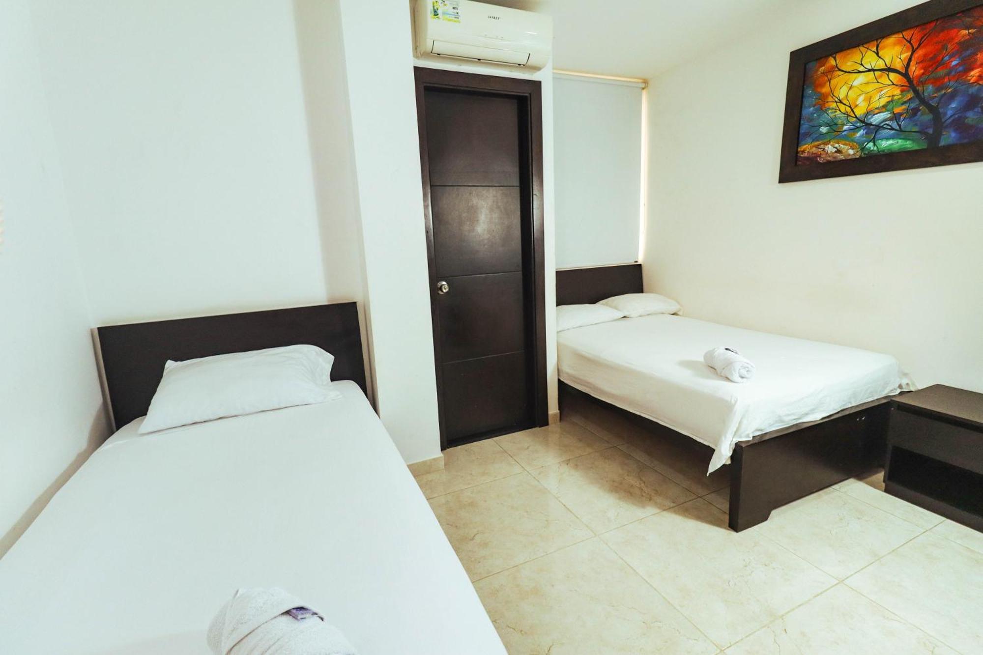 Hotel California Air Carepa Room photo